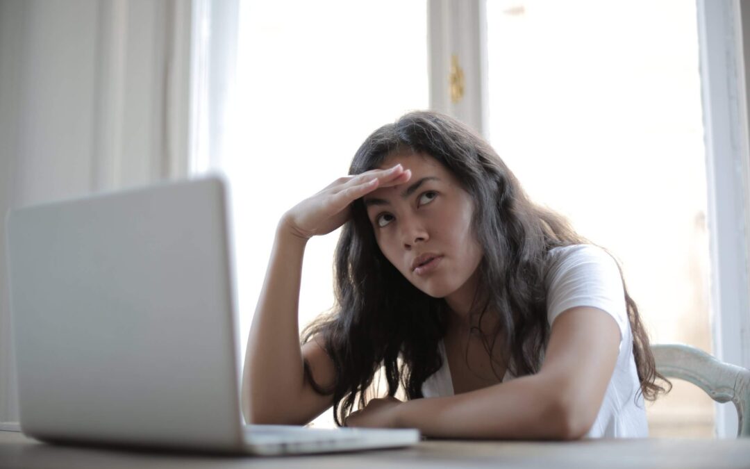 4 Reasons to Stop Checking Emails When You Take Time Off